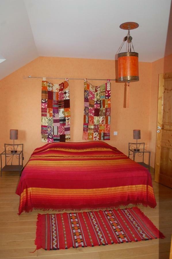 B&B La Maison Des Collines Autour Chambres D'Hotes La Chapelle  エクステリア 写真